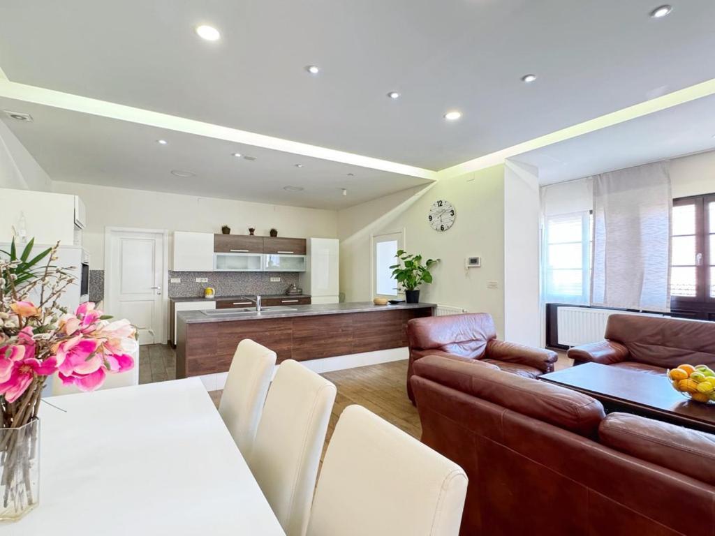 Plaza Apartments ซาเกร็บ ภายนอก รูปภาพ