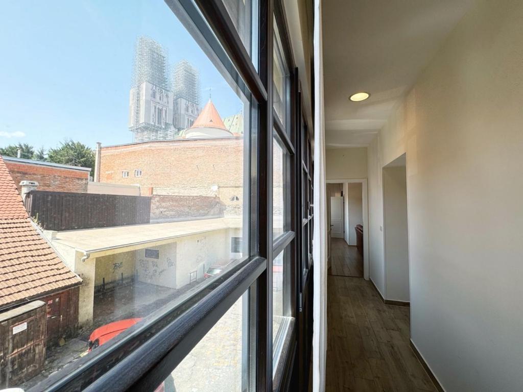 Plaza Apartments ซาเกร็บ ภายนอก รูปภาพ
